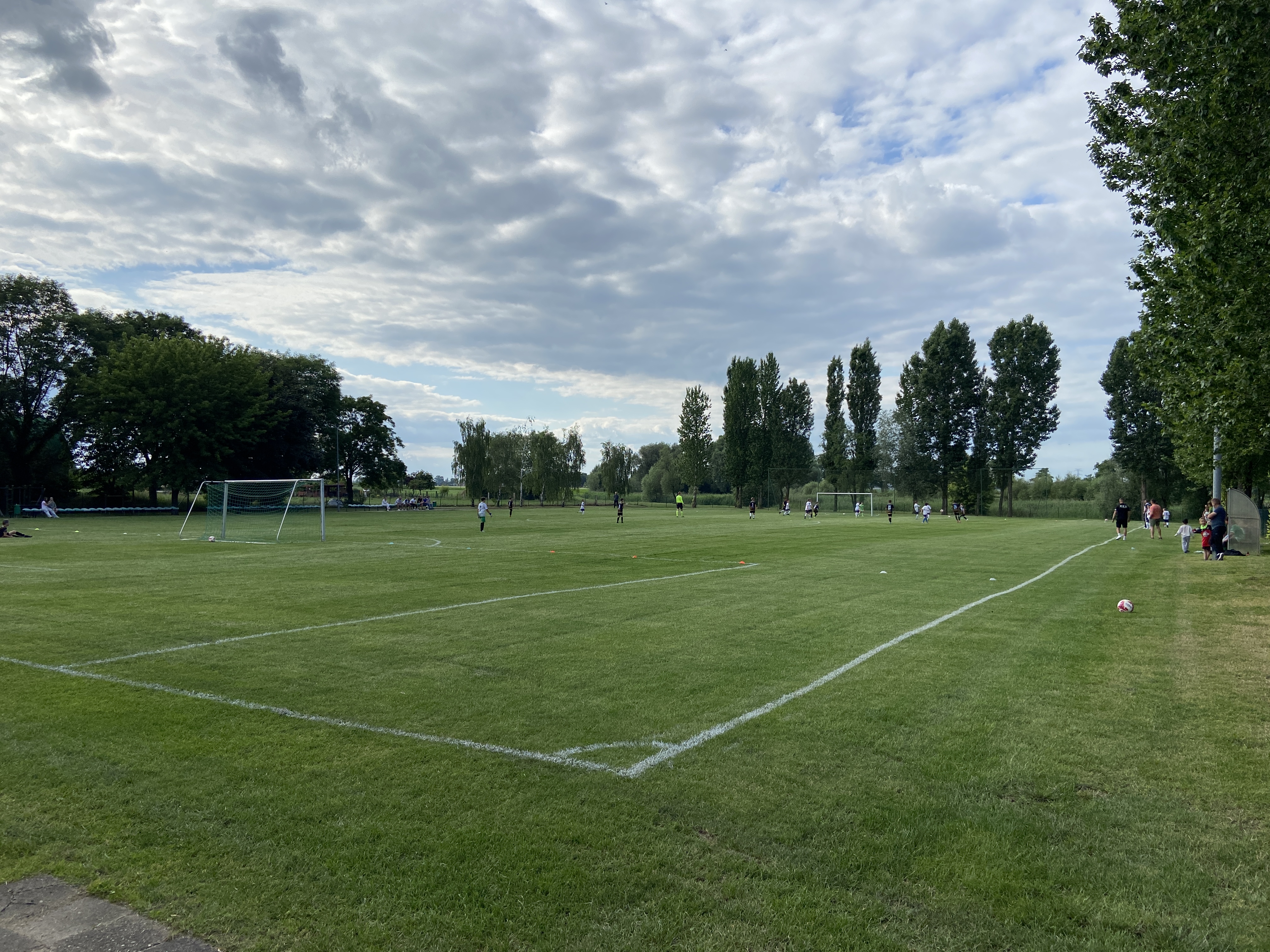 STADION W OTUSZU